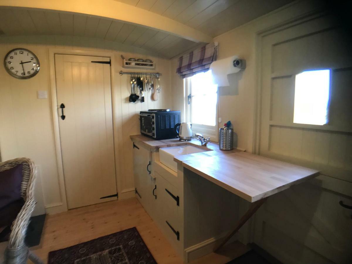 The Hawthorn Shepherds Hut Eyemouth Exterior photo
